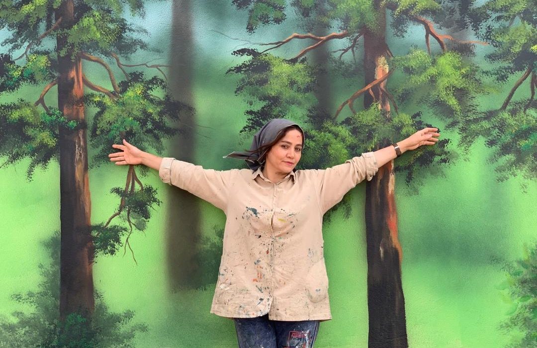 با نقاشی زندگی میکنم