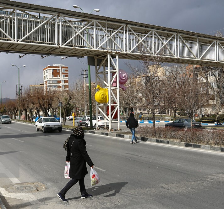 رهگذرانی که به آغوش مرگ میروند