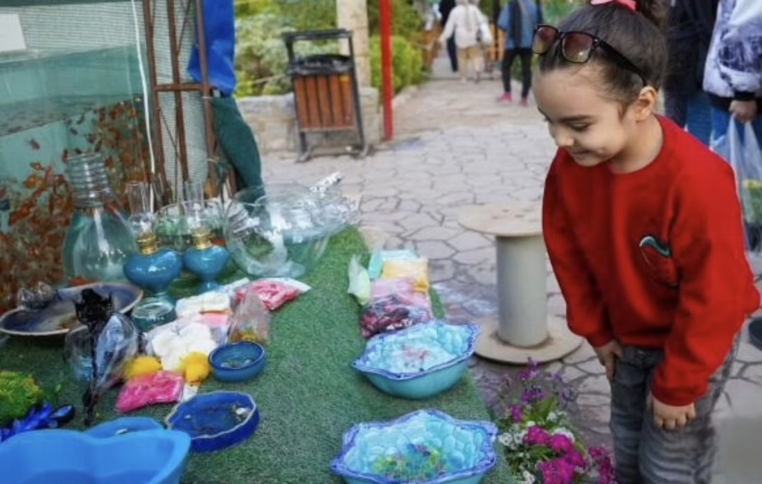 حال ما خوب است اما تو باور نکن